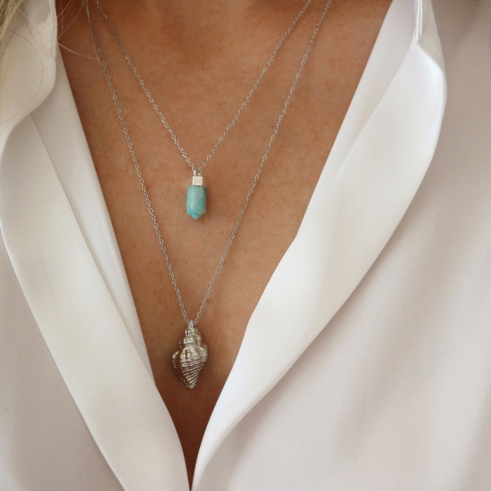 Stříbrné řetízky s amazonitem a mušlí