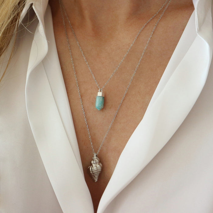 Stříbrné řetízky s amazonitem a mušlí