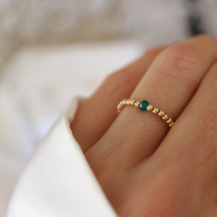 Minimalistický prstýnek se zeleným onyxem