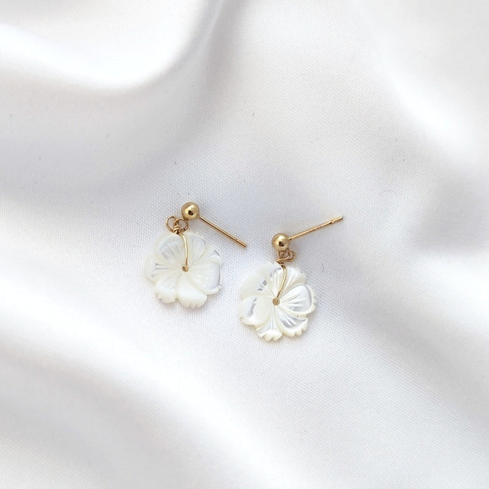 Náušnice s perleťovými květy