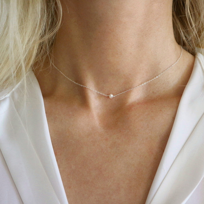 IRIS | Stříbrný minimalistický náhrdelník s perlou