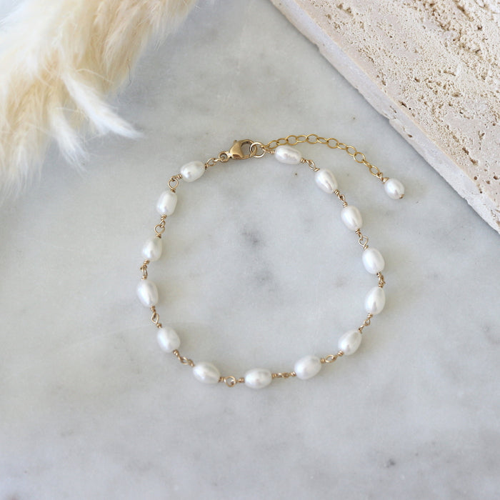 Náramek z oválných perel