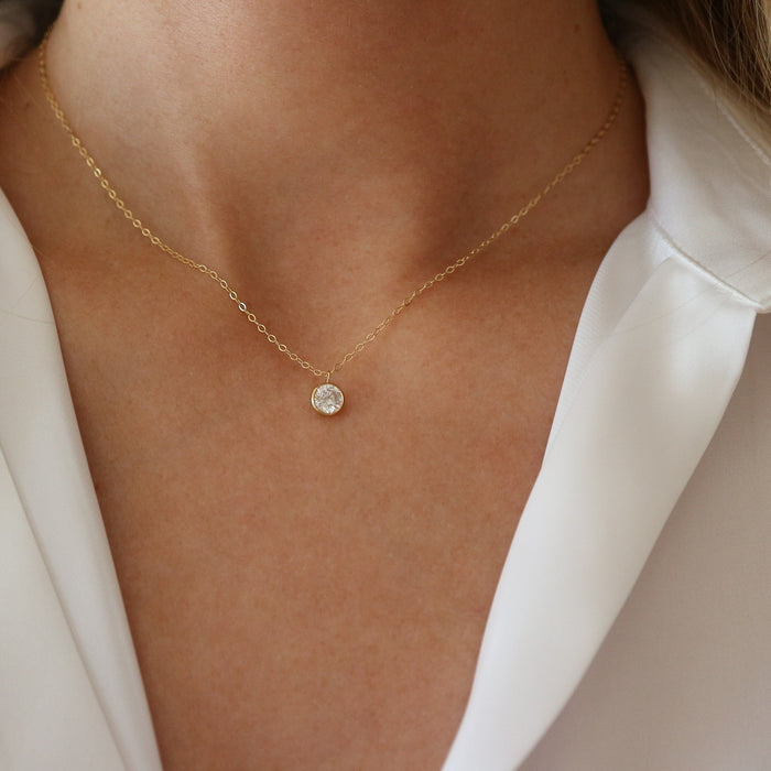 Náhrdelník se zirkonem