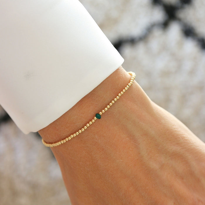 Minimalistický náramek se zeleným onyxem